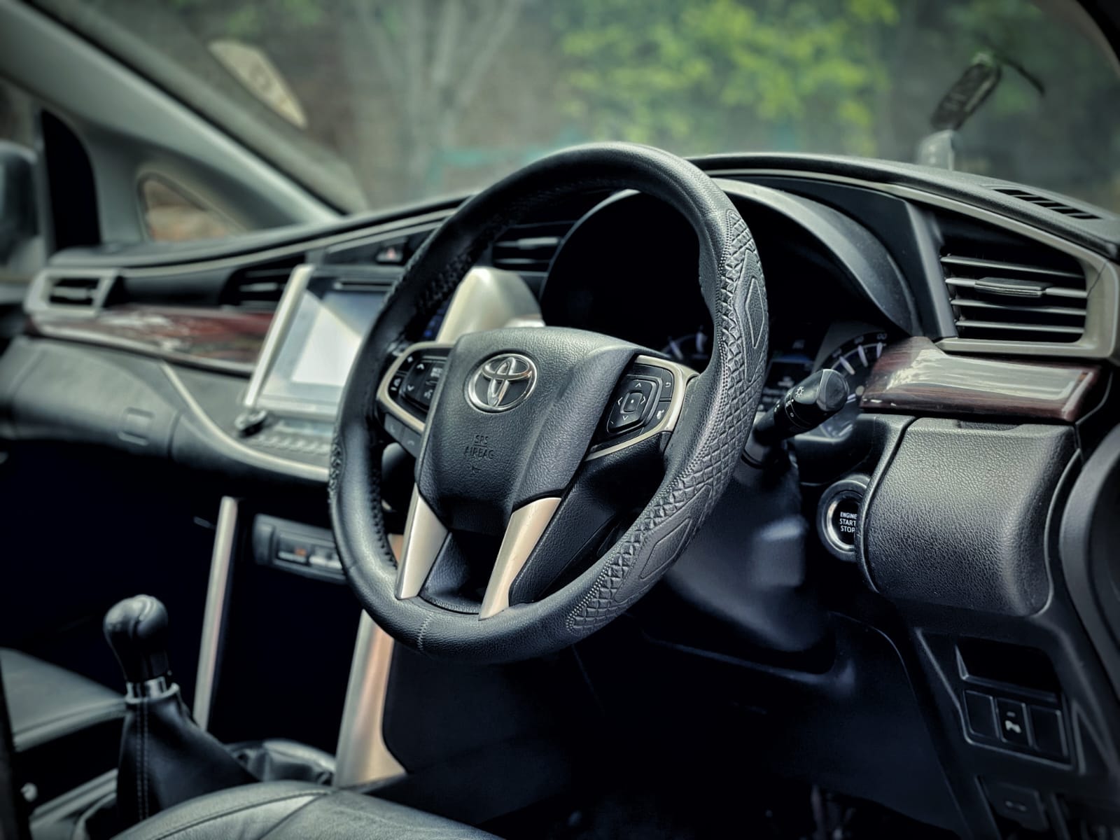 Innova Crysta image 16 Innova Crysta image 16