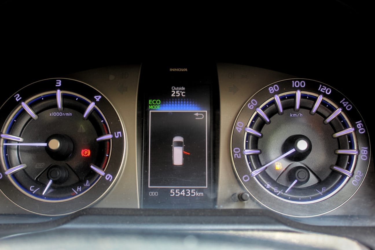 Innova Crysta image 11 Innova Crysta image 11