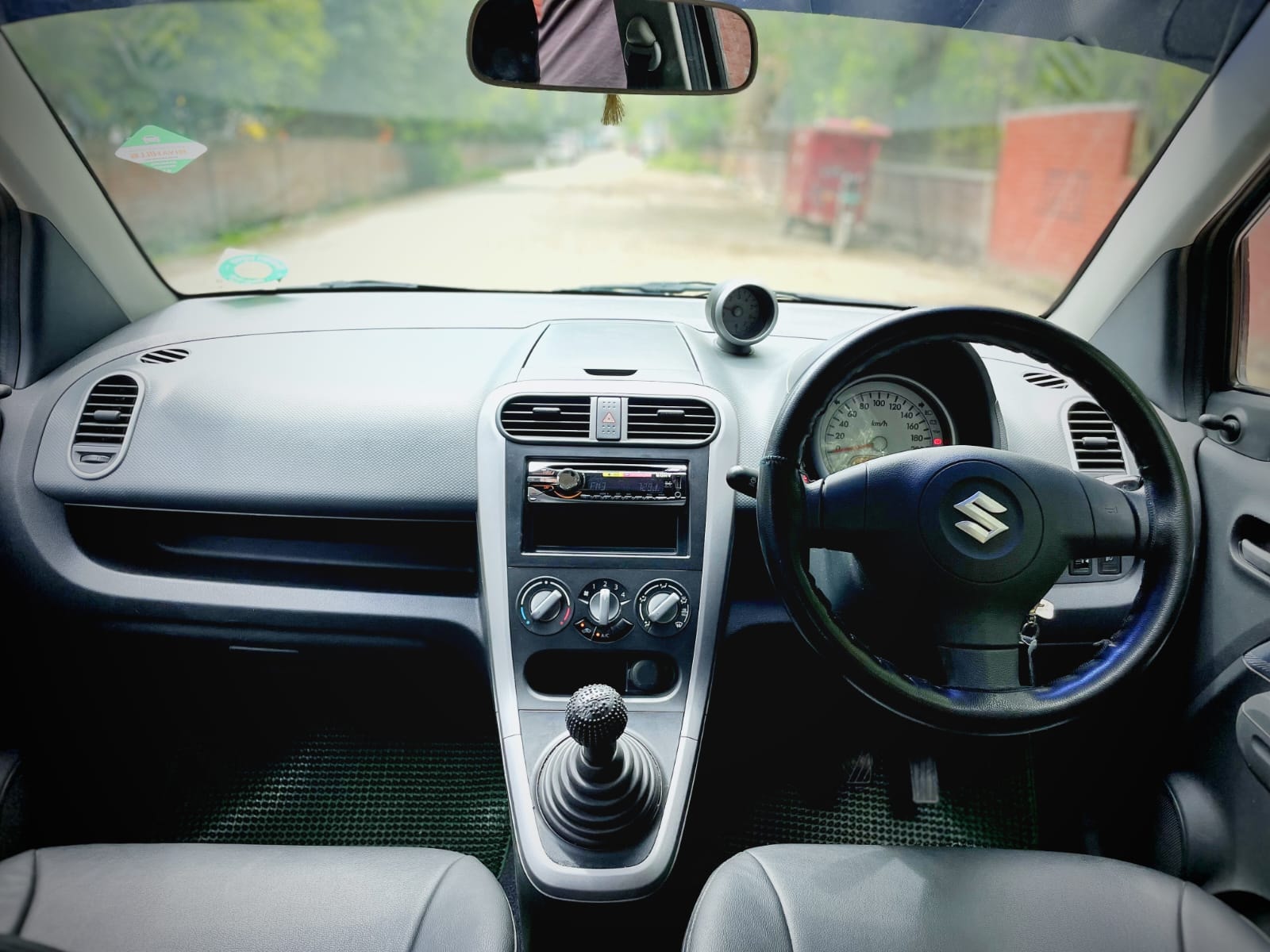 Ritz image 9 Ritz image 9