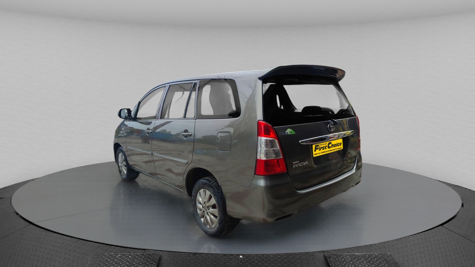 Innova image 3 Innova image 3