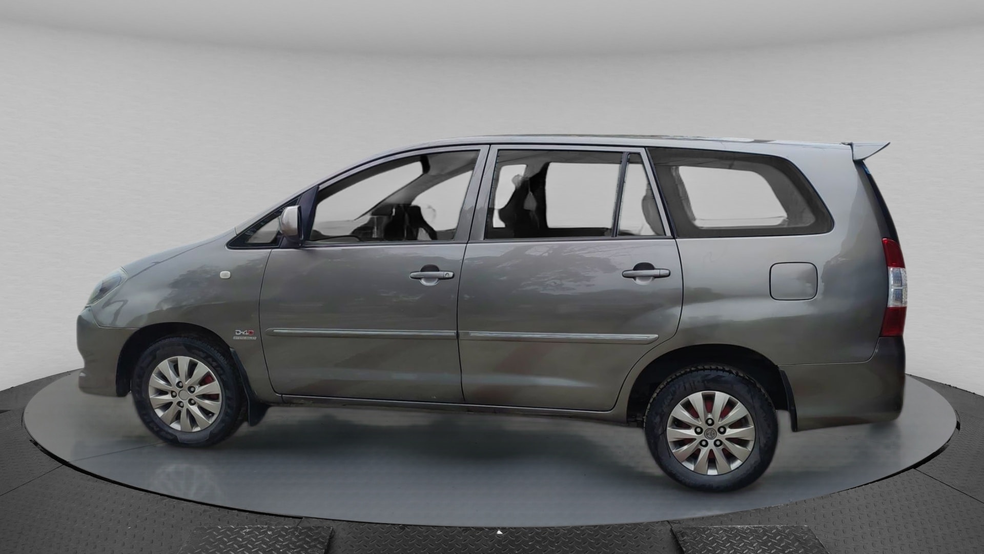 Innova image 2 Innova image 2