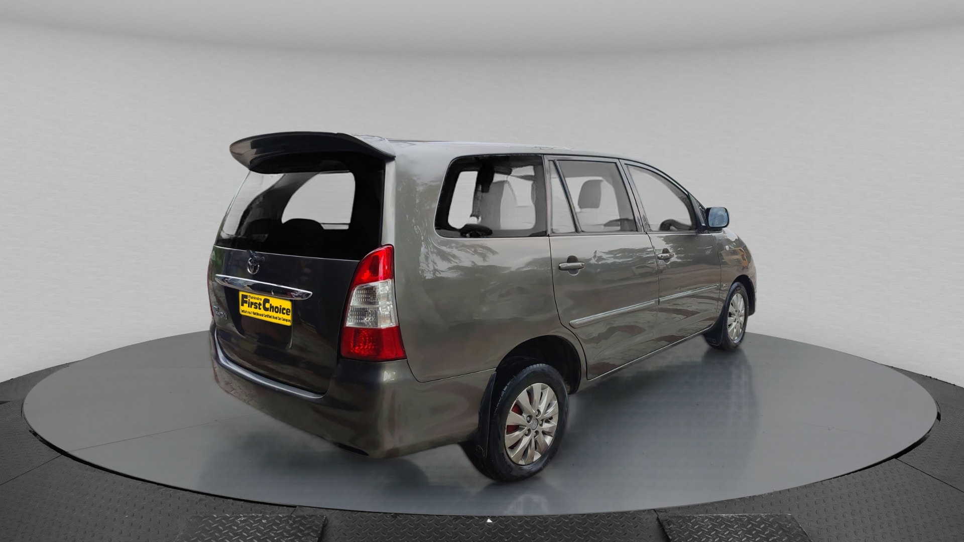 Innova image 6 Innova image 6