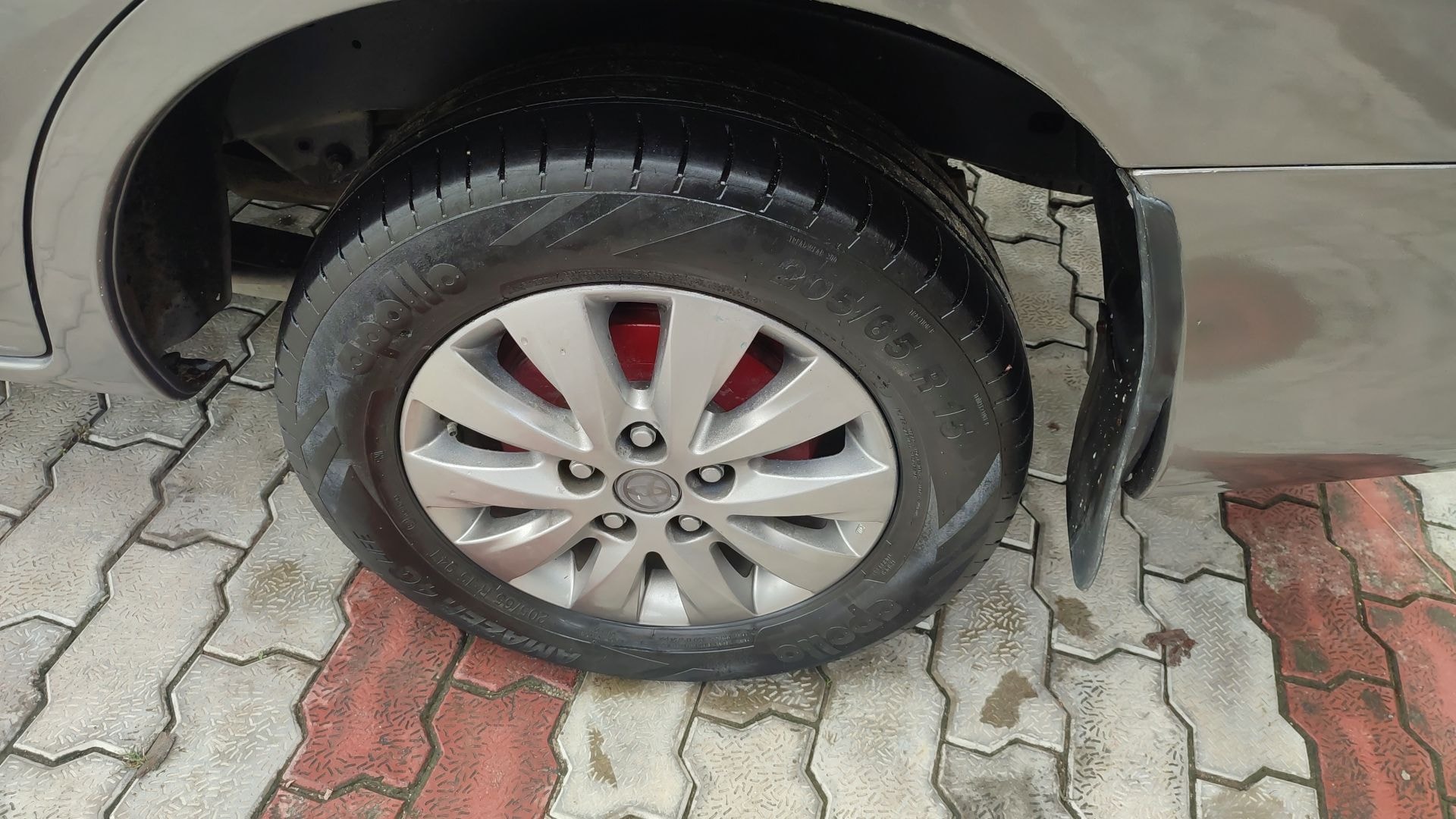 Innova image 5 Innova image 5