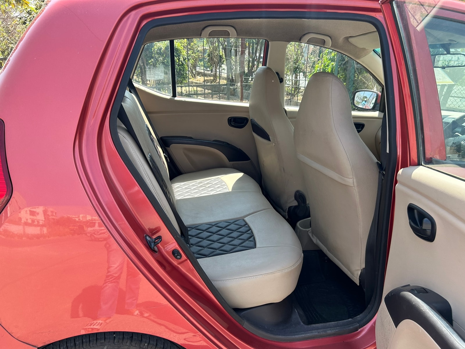 i10 image 11 i10 image 11