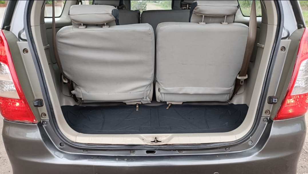 Innova image 4 Innova image 4