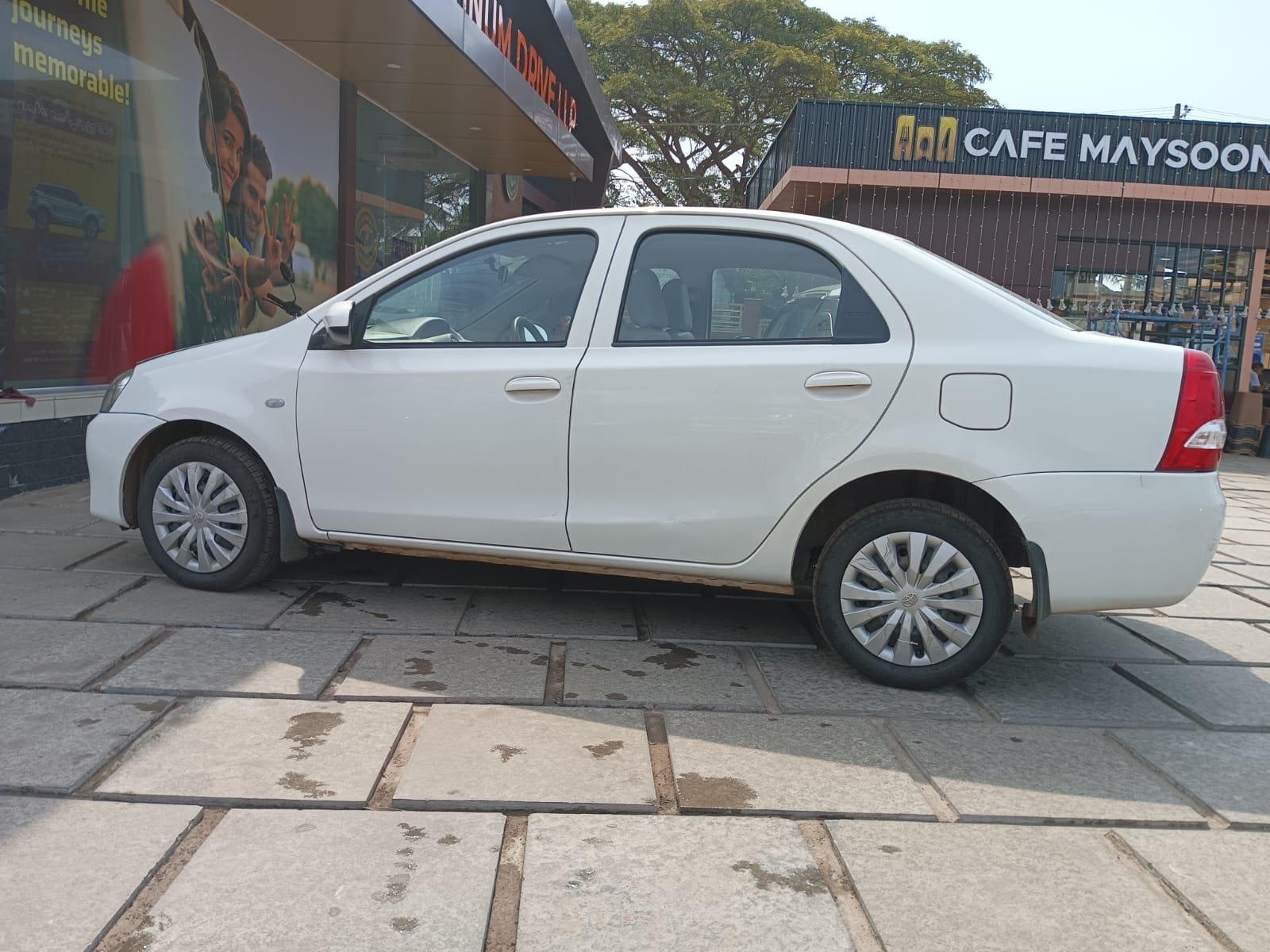 Etios image 4 Etios image 4