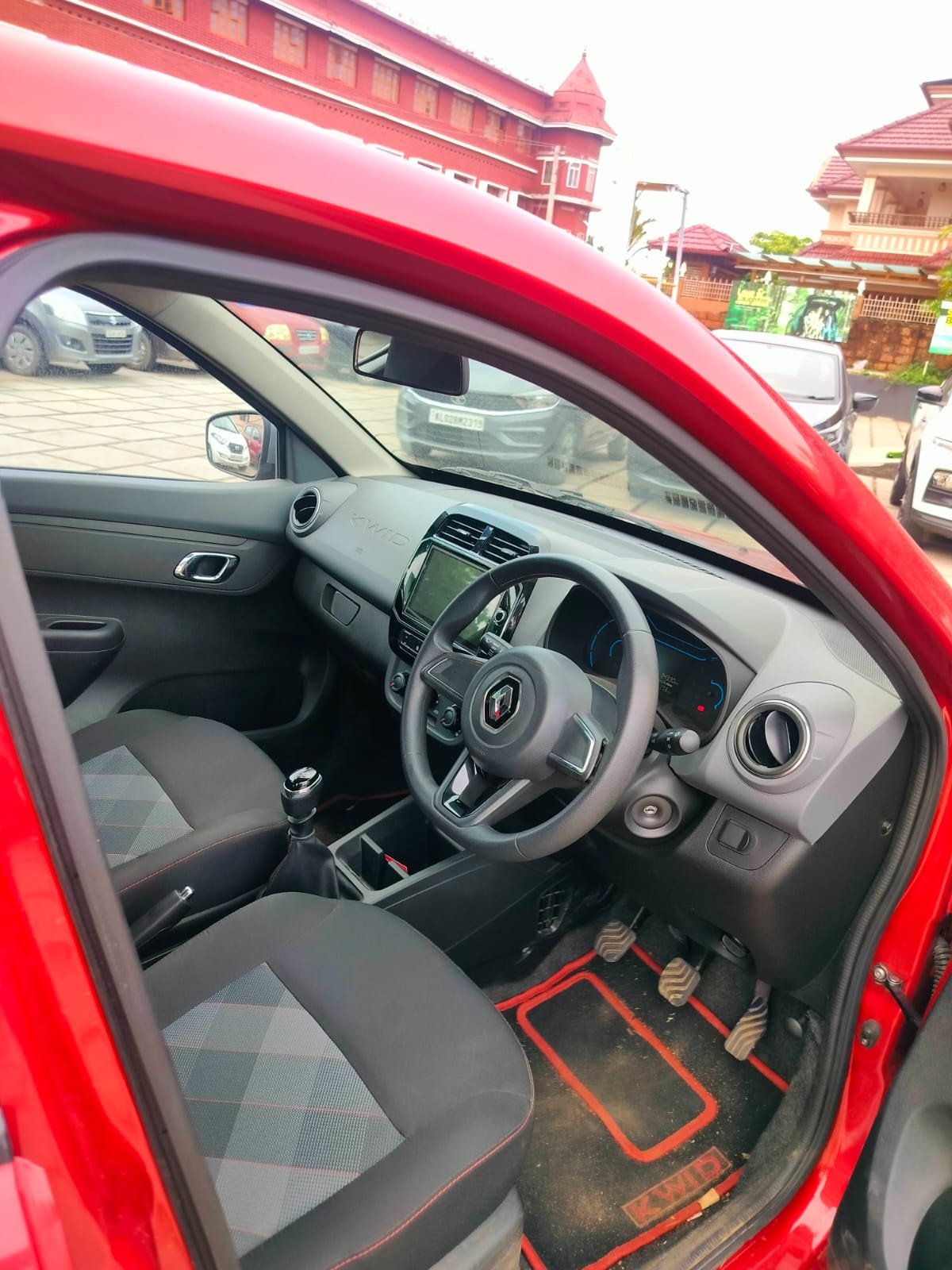 Kwid image 9 Kwid image 9