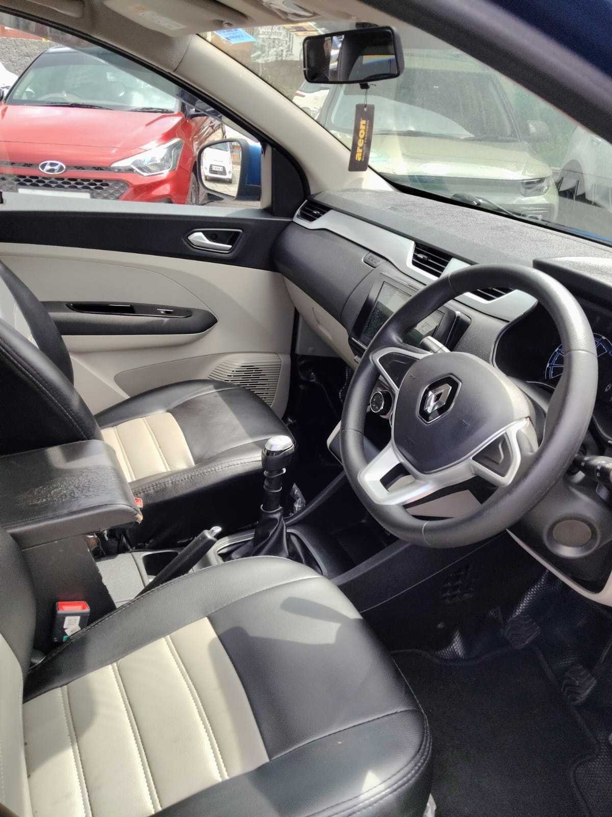 Used 2020 Renault Triber Used 2020 Renault Triber