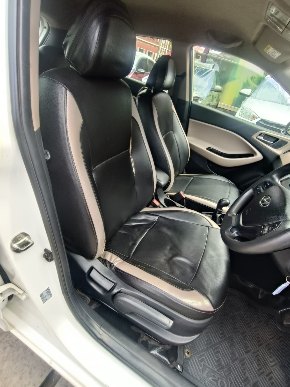 Elite i20 image 11 Elite i20 image 11