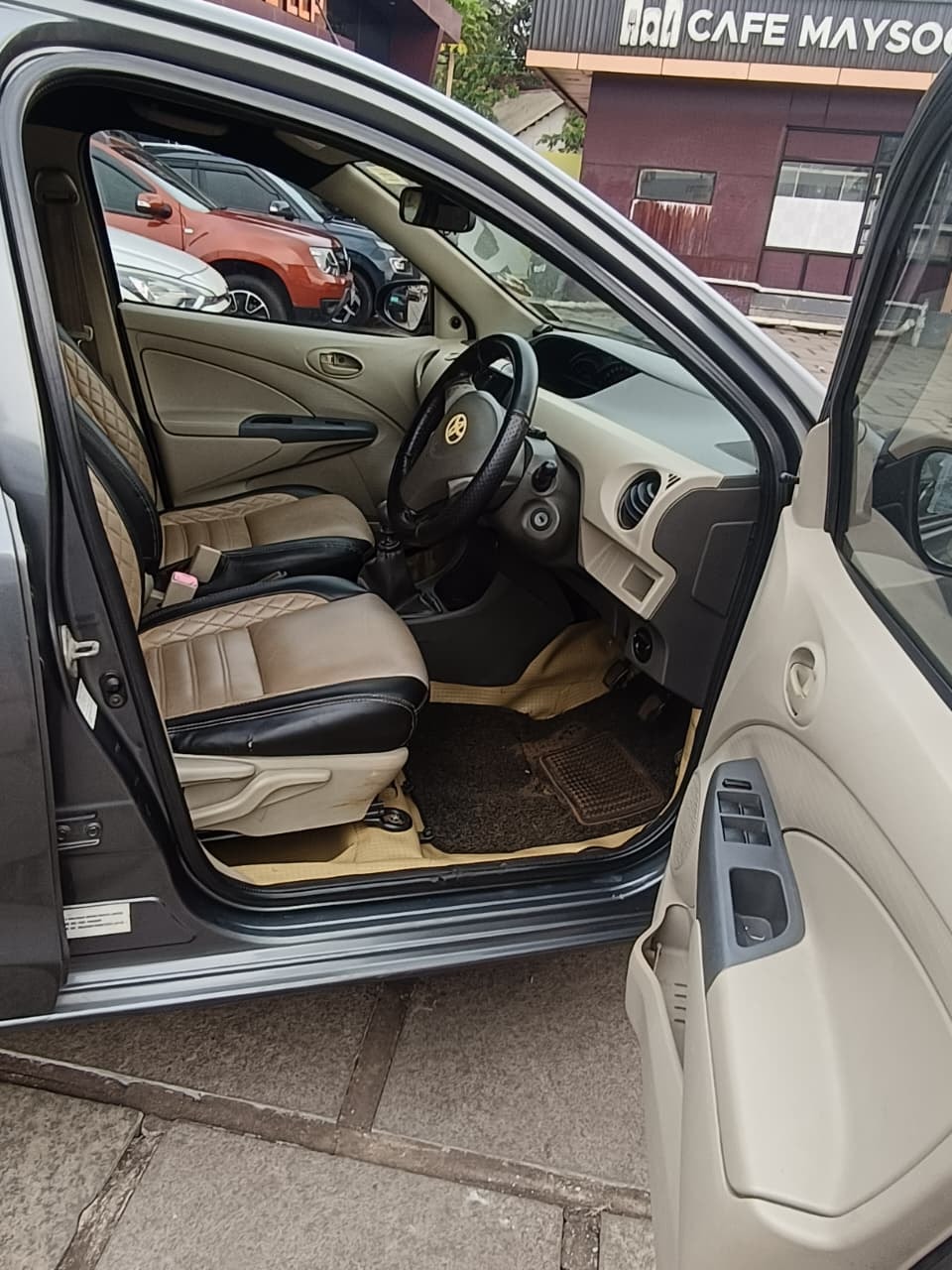 Etios Liva image 16 Etios Liva image 16