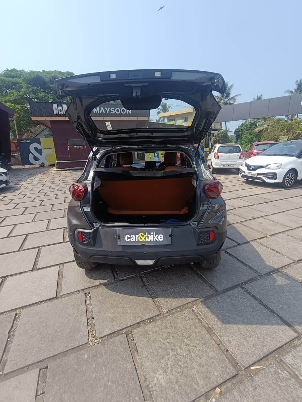 Punch image 10 Punch image 10