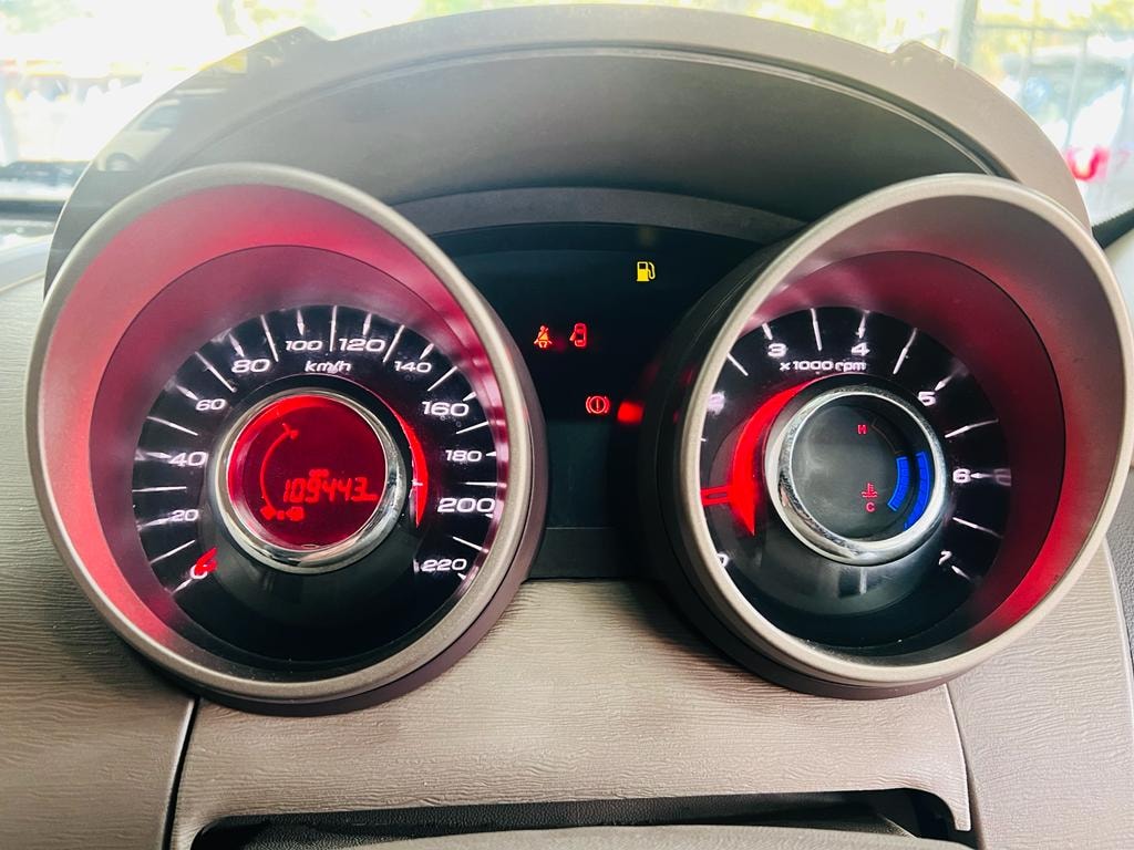 XUV500 image 11 XUV500 image 11