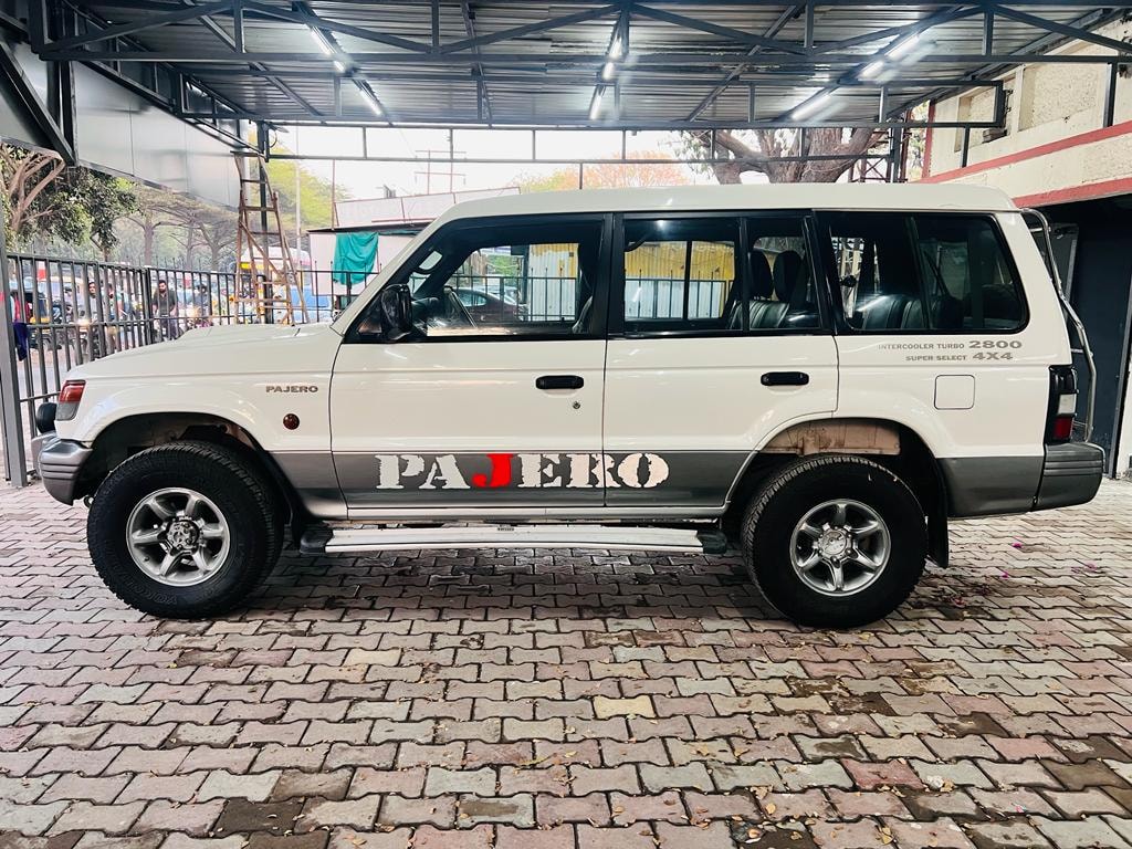 Pajero image 2 Pajero image 2