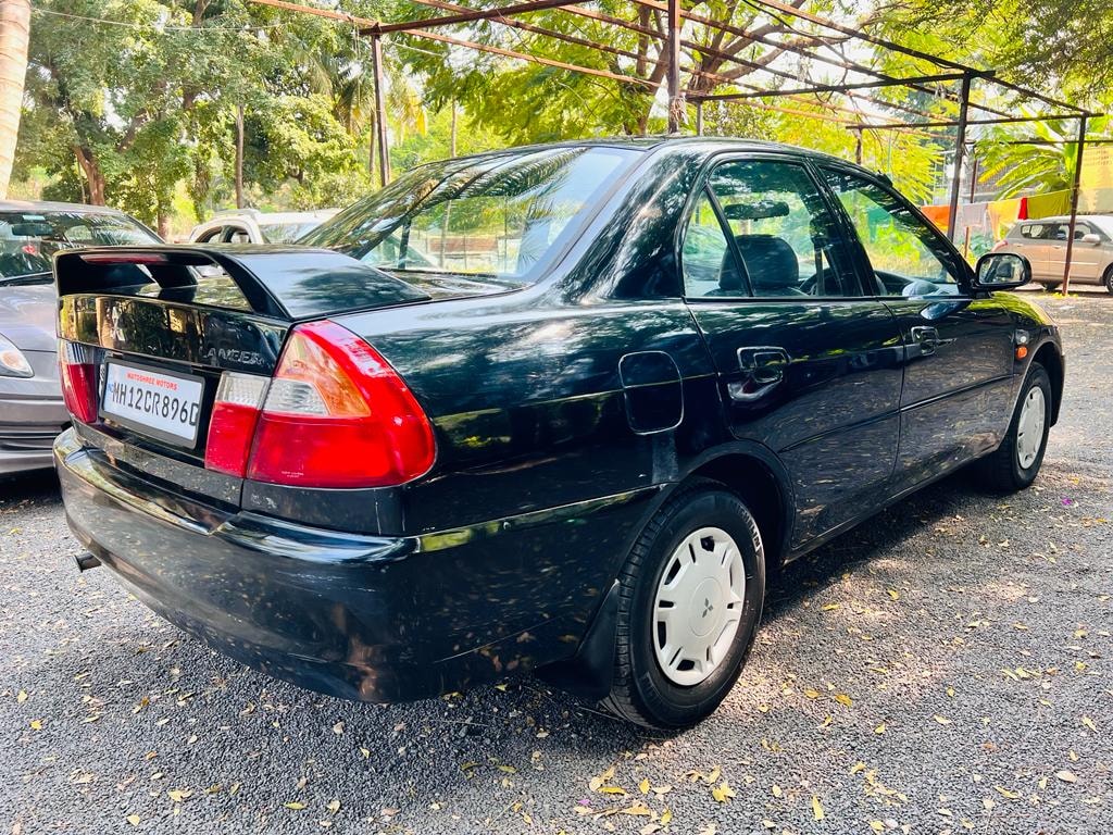 Lancer image 4 Lancer image 4