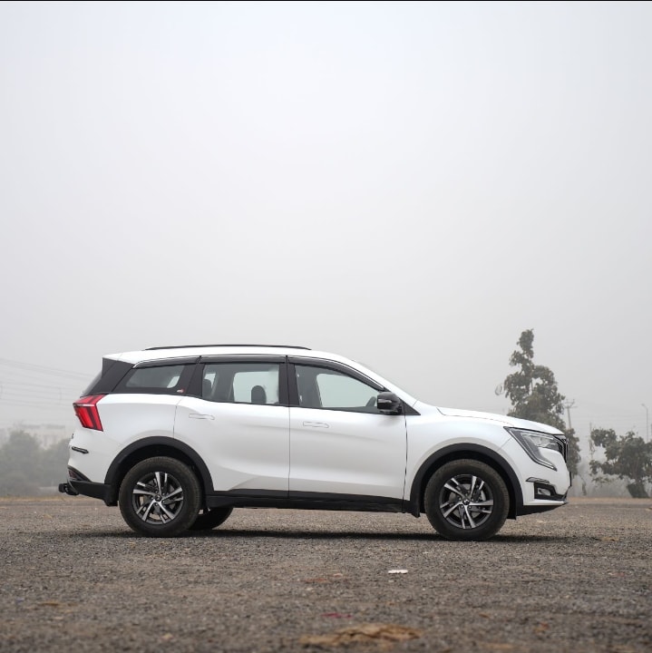 XUV700 image 6 XUV700 image 6