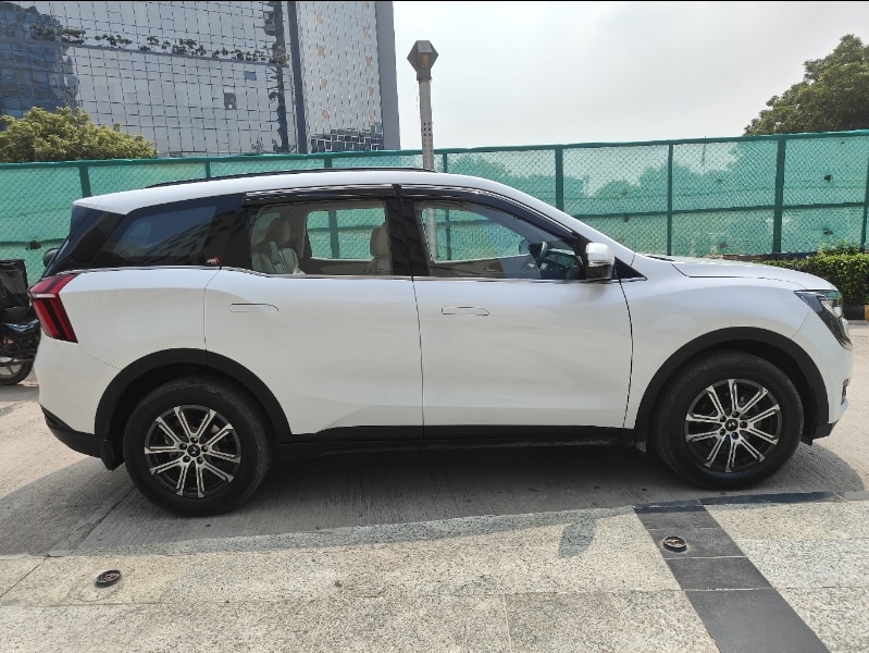 XUV700 image 6 XUV700 image 6