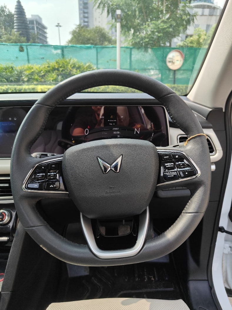 Used 2025 Mahindra XUV700 Used 2025 Mahindra XUV700