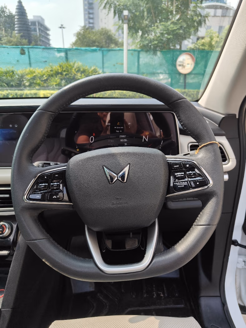 XUV700 image 9 XUV700 image 9