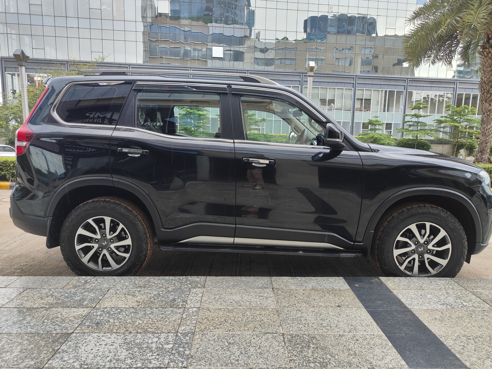 Scorpio-N image 4 Scorpio-N image 4