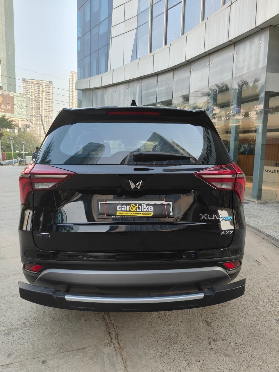 XUV700 image 4 XUV700 image 4