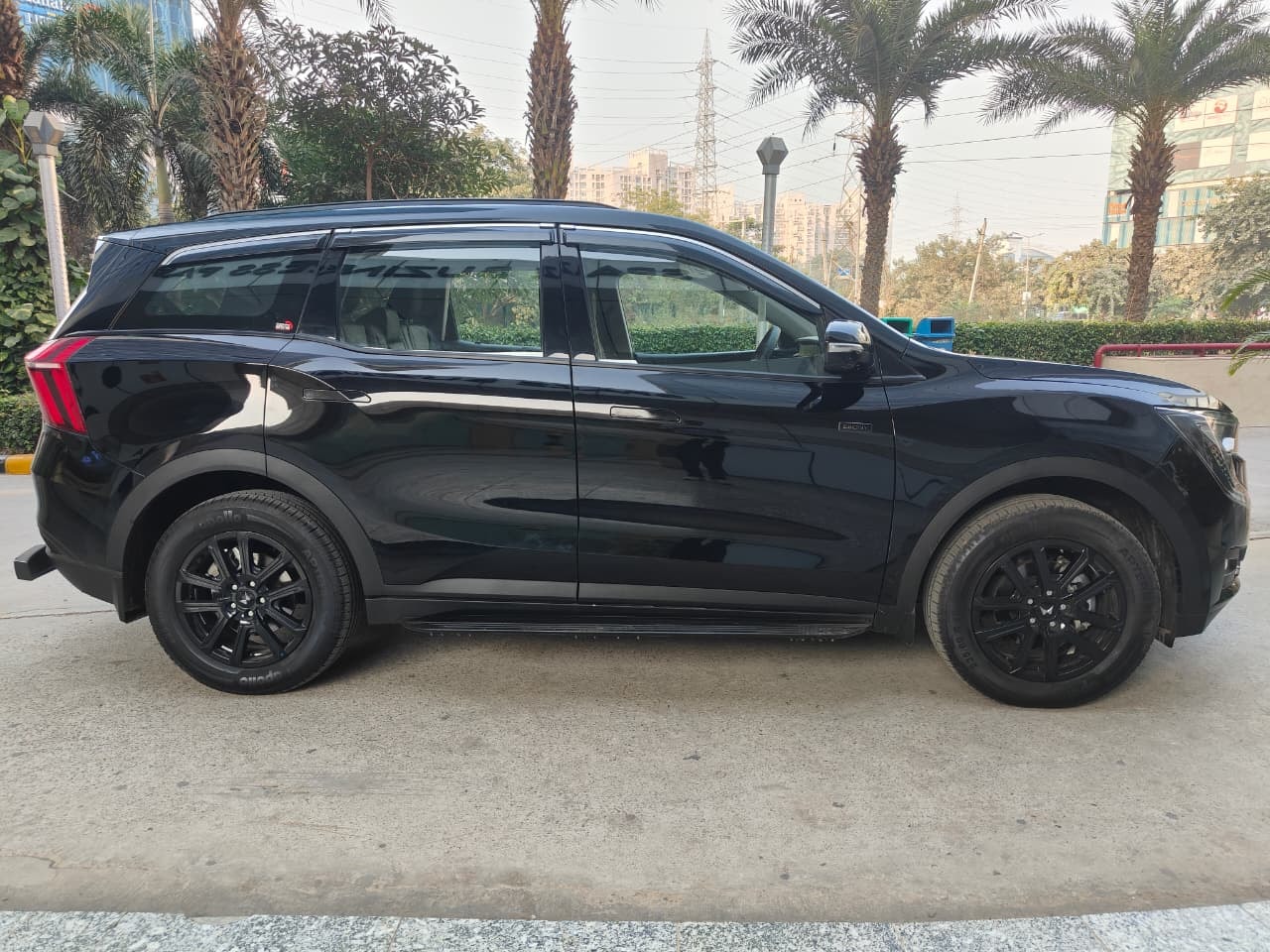 XUV700 image 6 XUV700 image 6