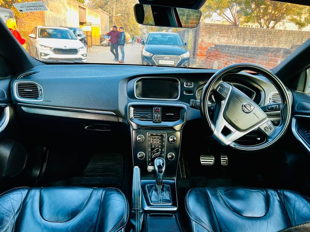 V40 image 9 V40 image 9