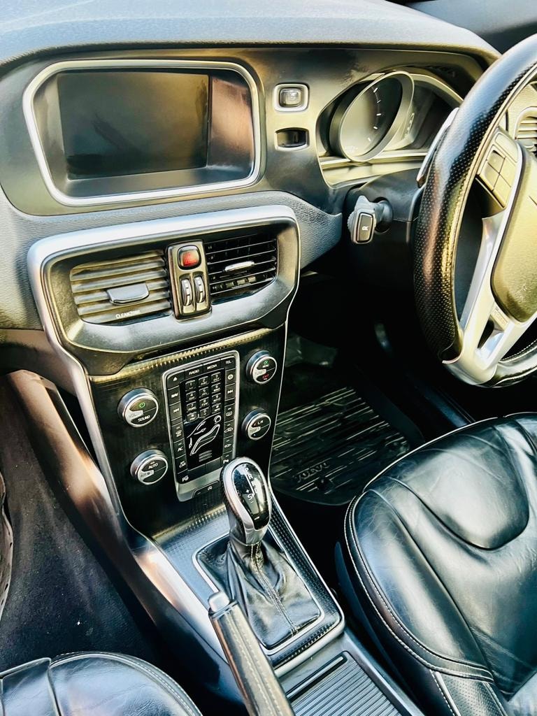 V40 image 5 V40 image 5