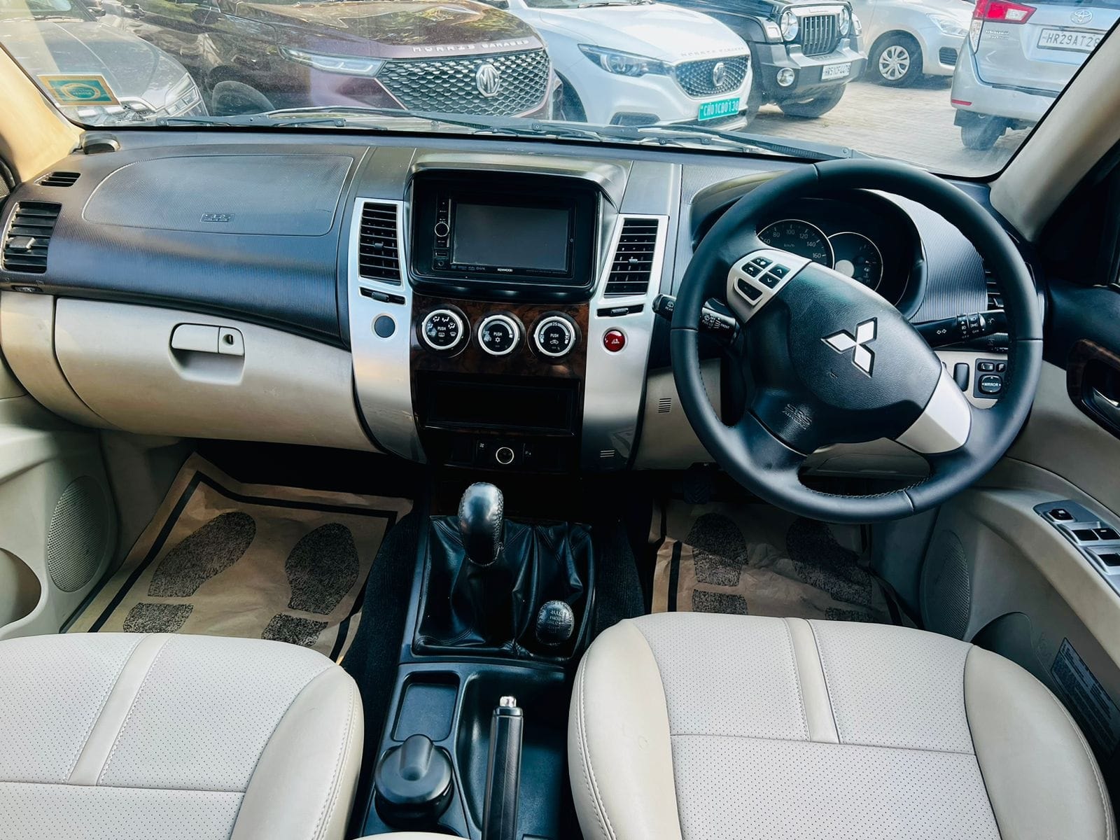 Pajero Sport image 12 Pajero Sport image 12