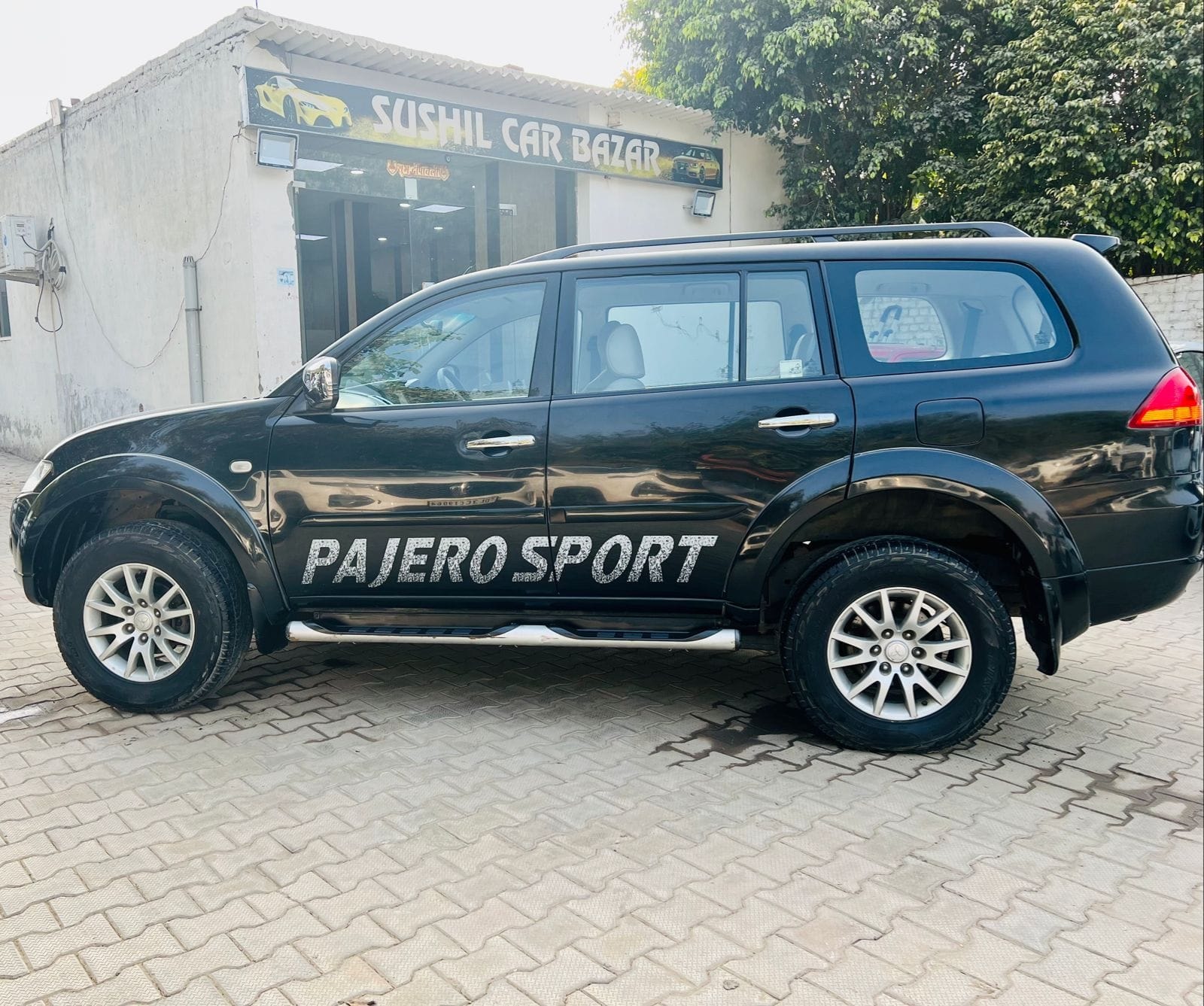 Pajero Sport image 2 Pajero Sport image 2