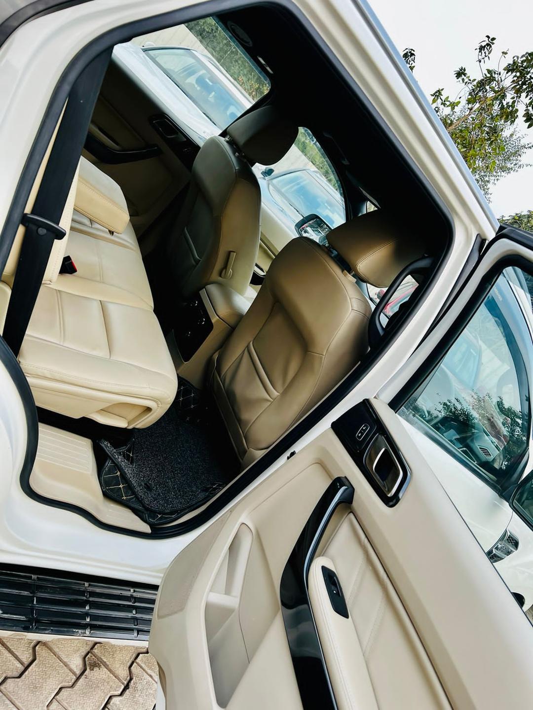 2019 Ford Endeavour 2.2L Titanium Plus 4x2 AT BS IV Back Row Side 