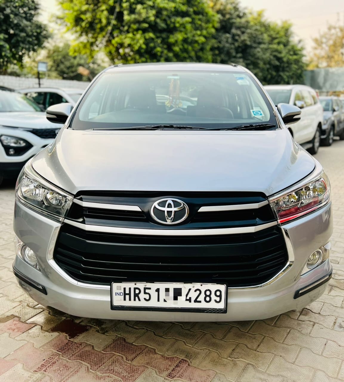 Innova Crysta image 1 Innova Crysta image 1