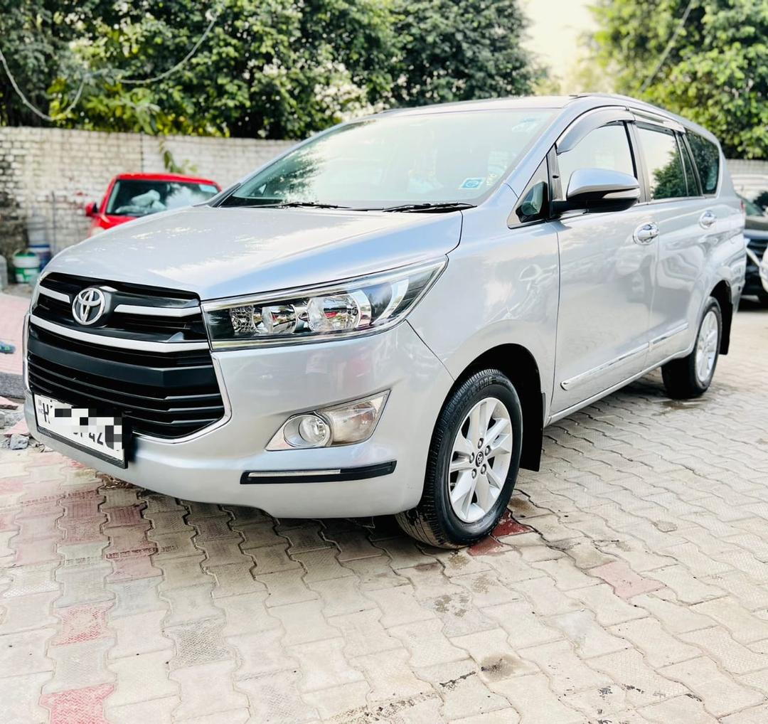 2017 Toyota Innova Crysta 2.8 GX AT 7-Seater Front Right View 