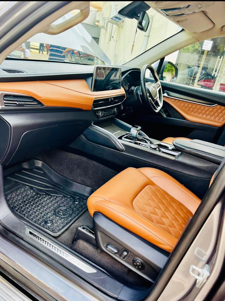 Gloster image 8 Gloster image 8