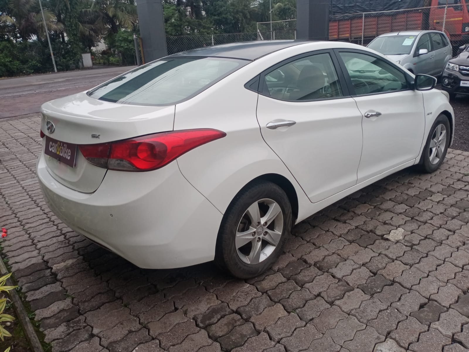 Elantra image 5 Elantra image 5