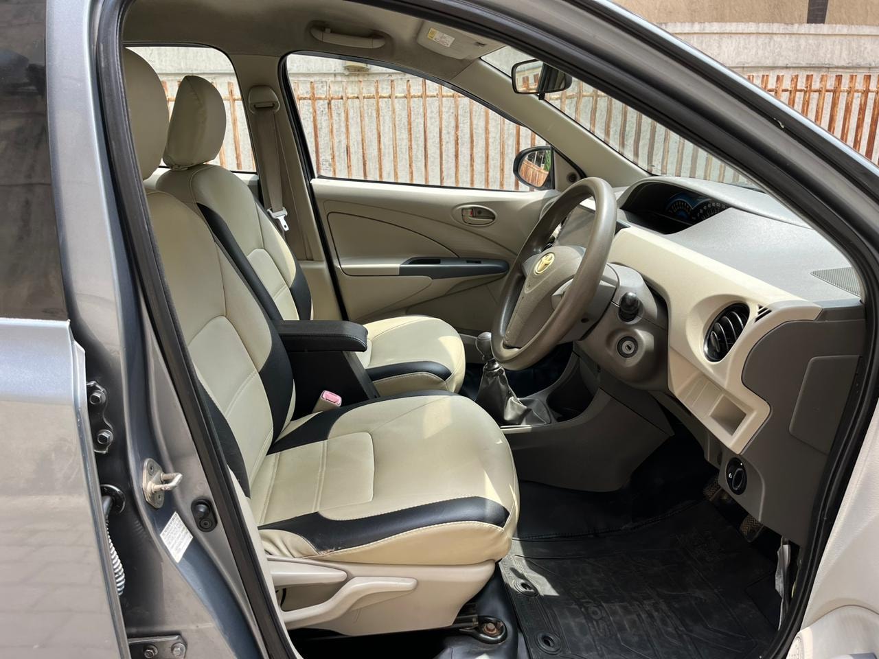 Etios Liva image 12 Etios Liva image 12