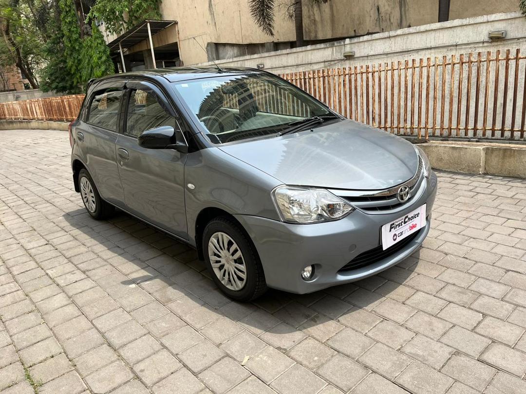 2015 Toyota Etios Liva GD Right Side View 