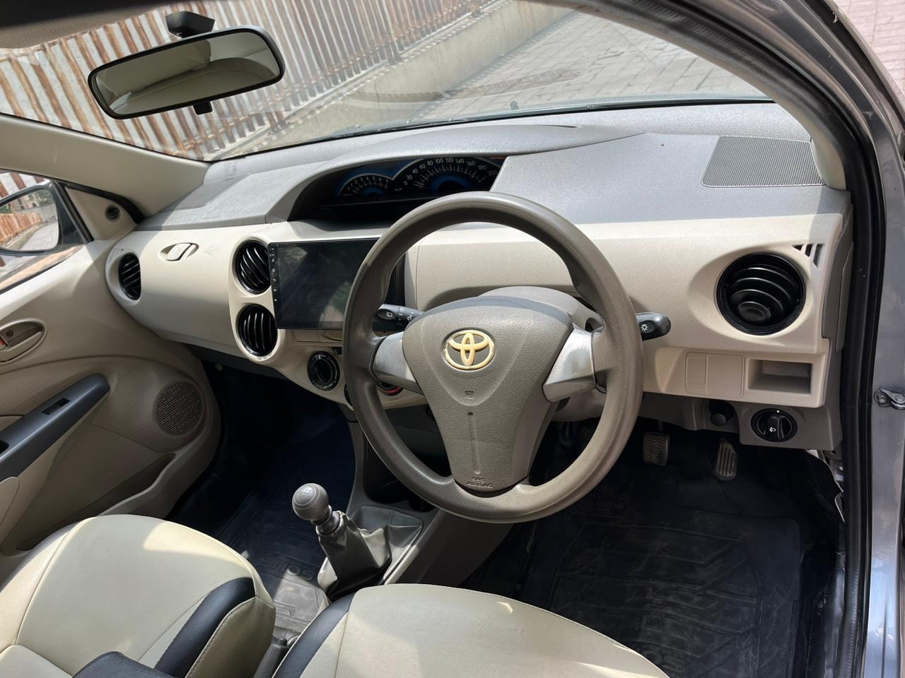 Etios Liva image 11 Etios Liva image 11