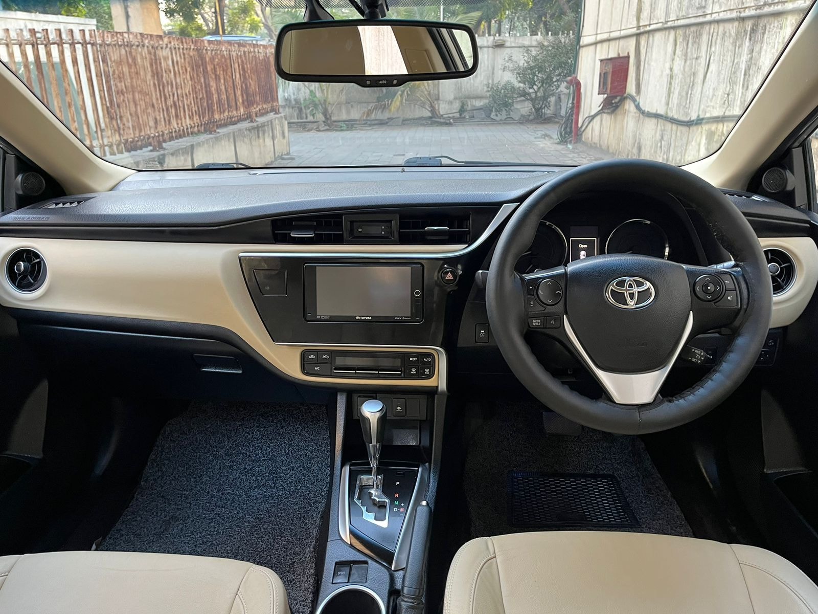 Corolla Altis image 9 Corolla Altis image 9