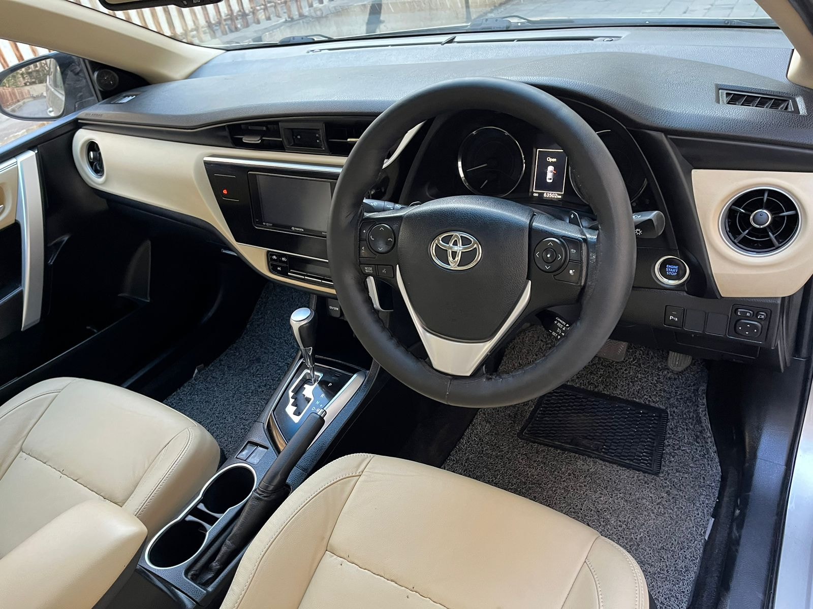 Corolla Altis image 10 Corolla Altis image 10