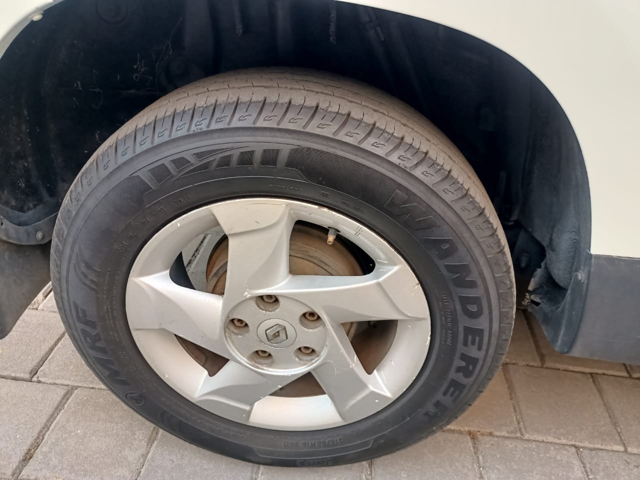 Duster image 9 Duster image 9