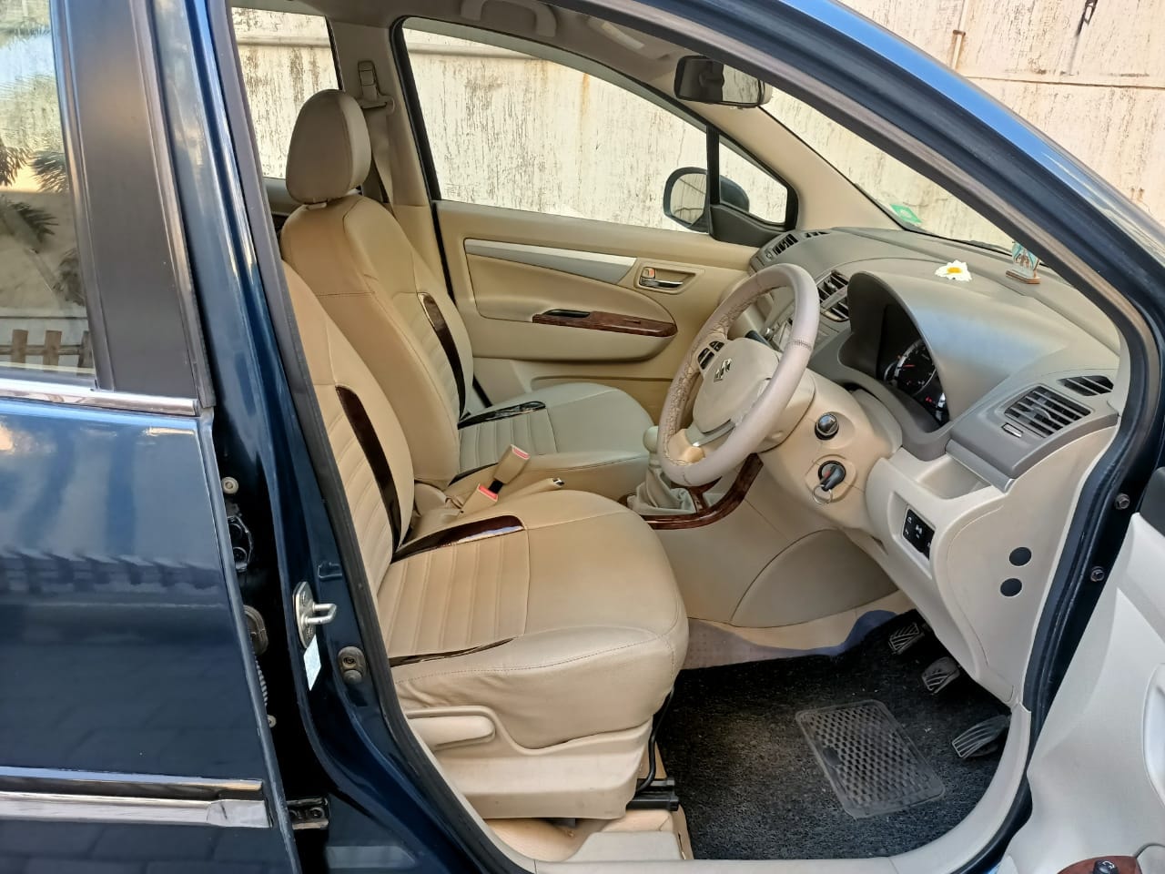 Ertiga image 9 Ertiga image 9