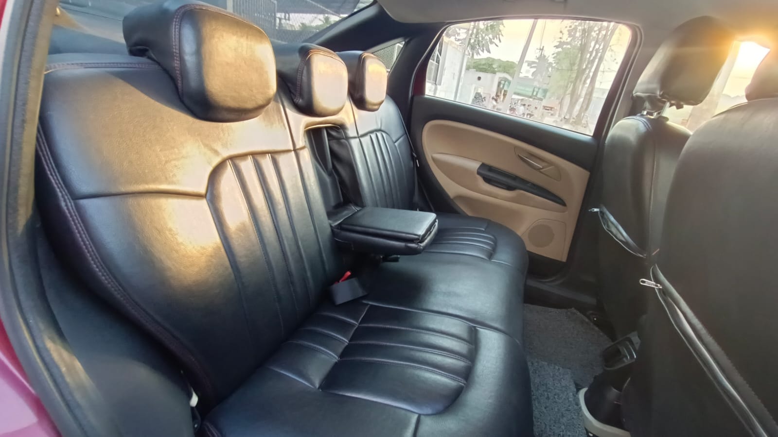 Linea image 15 Linea image 15