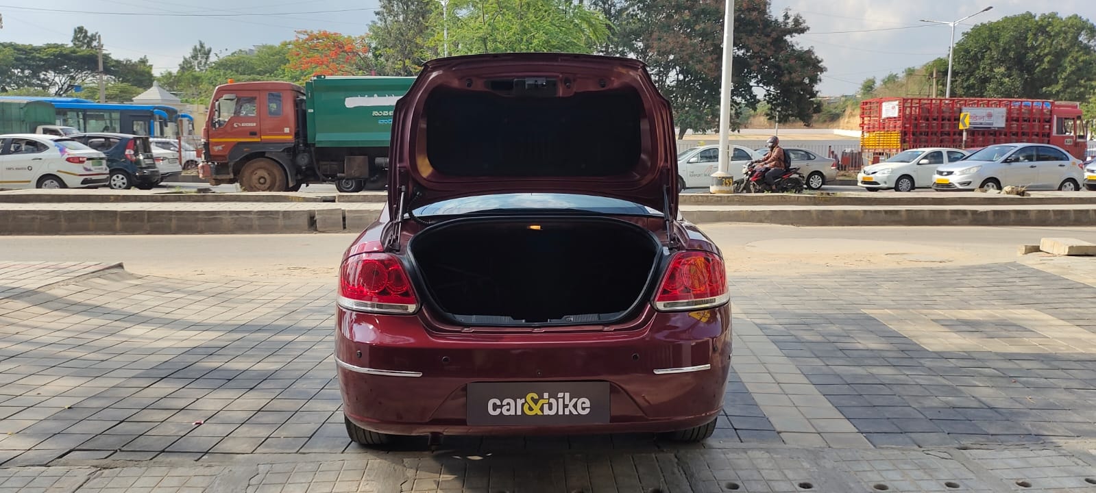 Linea image 10 Linea image 10