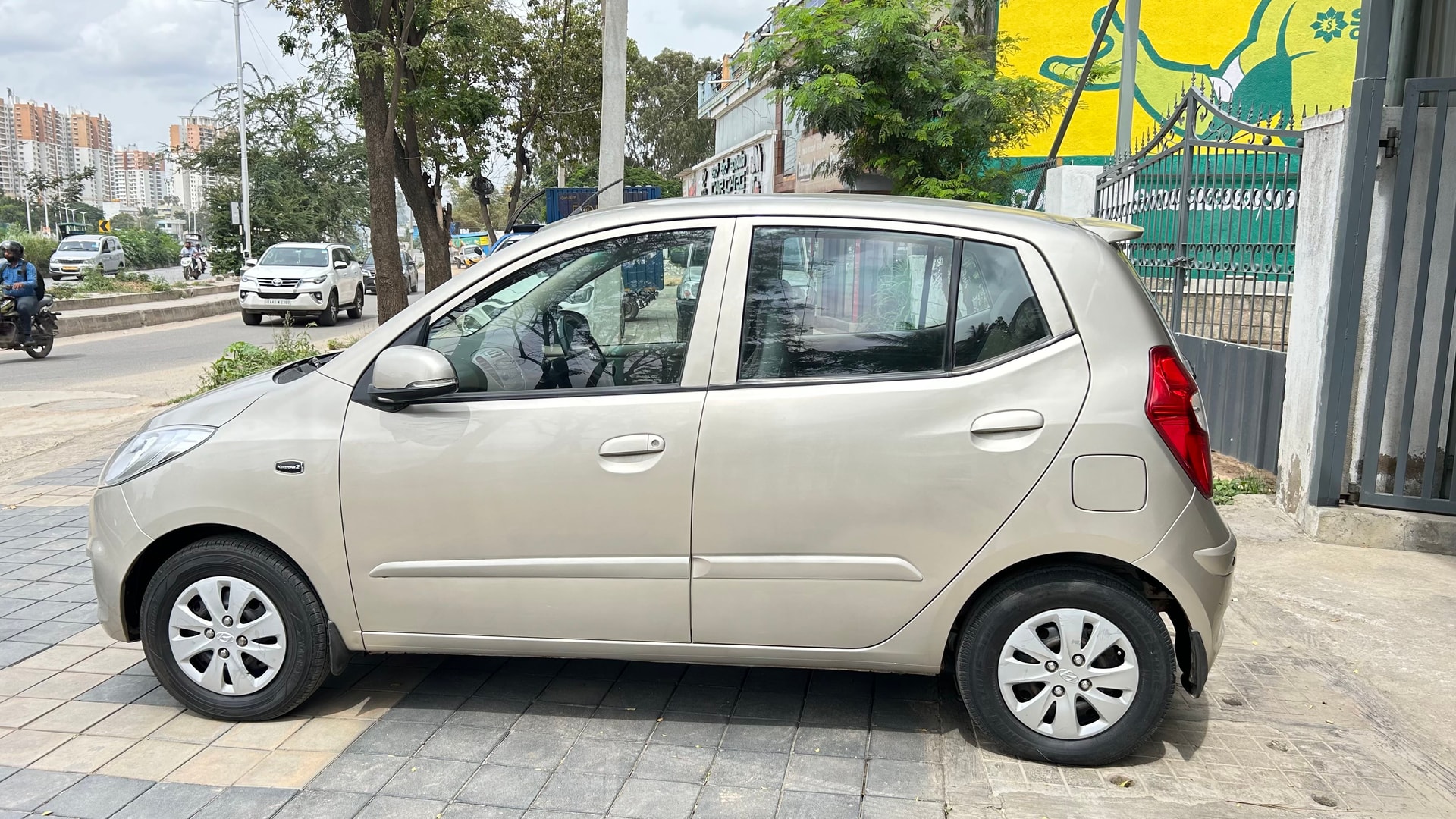 i10 image 2 i10 image 2