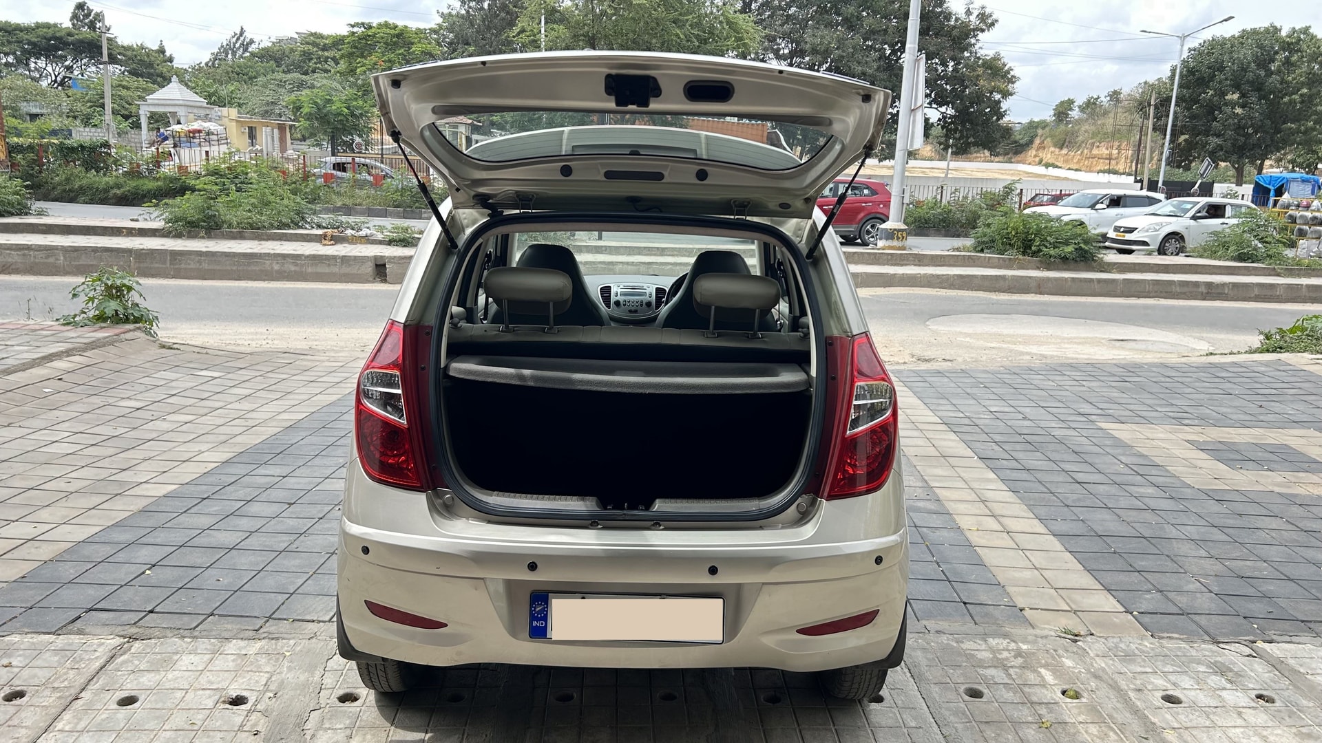 i10 image 9 i10 image 9