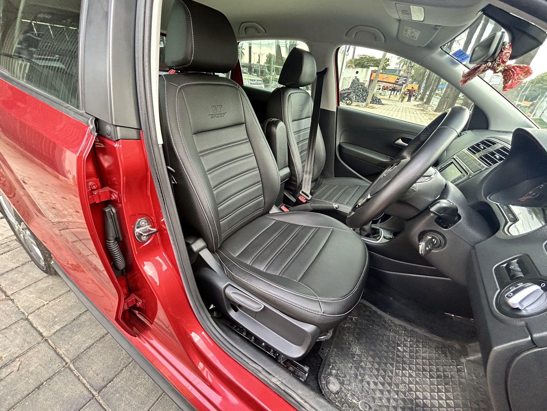 Polo image 3 Polo image 3