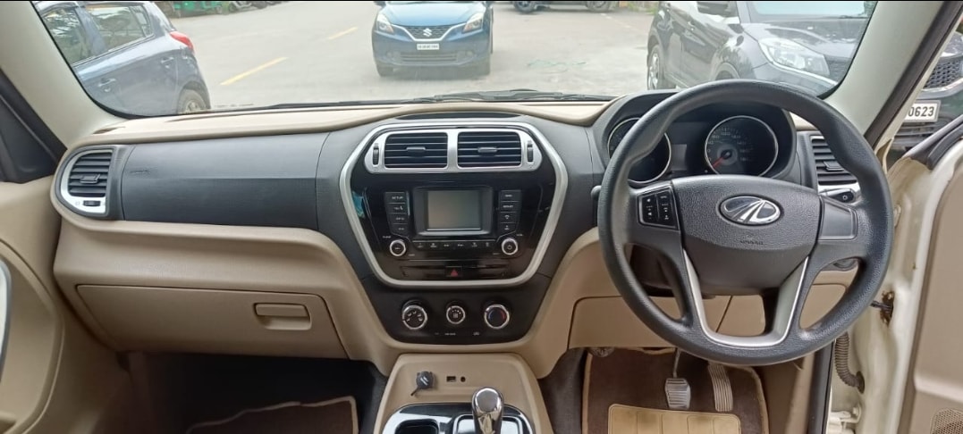 TUV300 image 12 TUV300 image 12