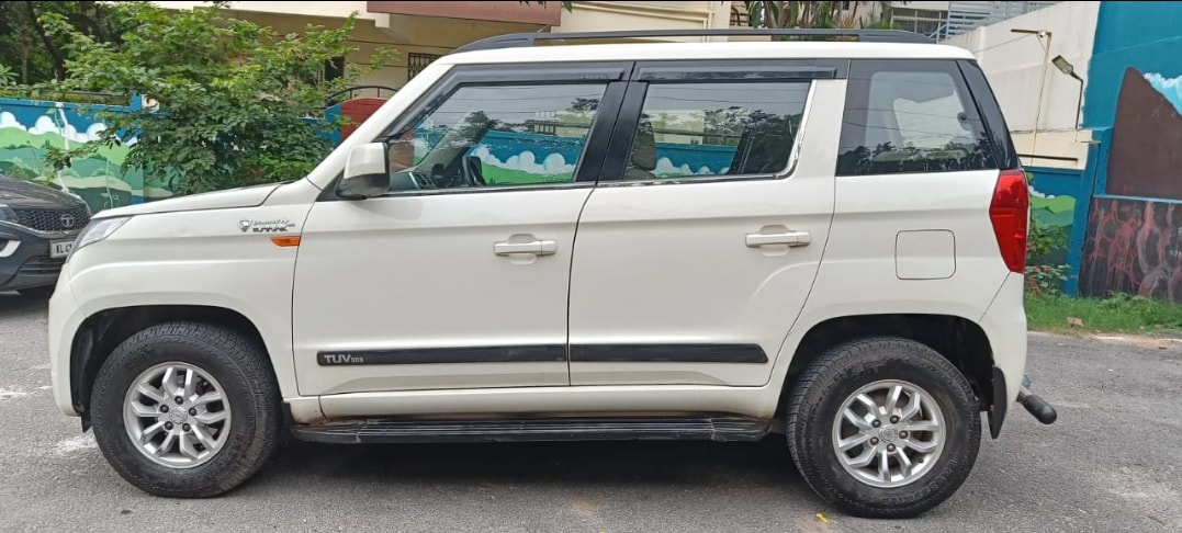 TUV300 image 2 TUV300 image 2