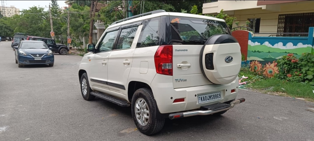 TUV300 image 3 TUV300 image 3