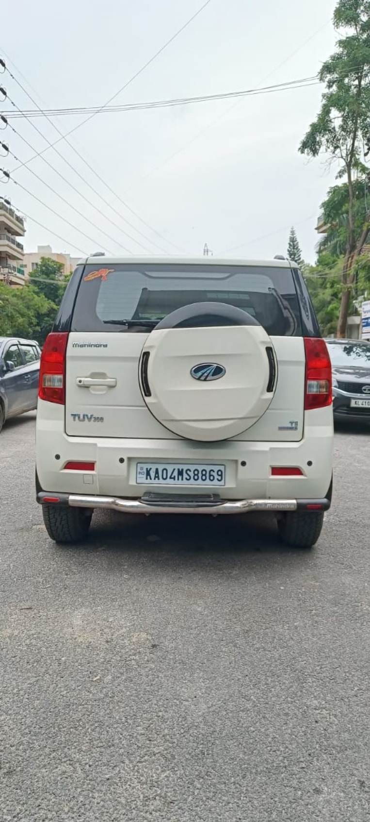 TUV300 image 4 TUV300 image 4